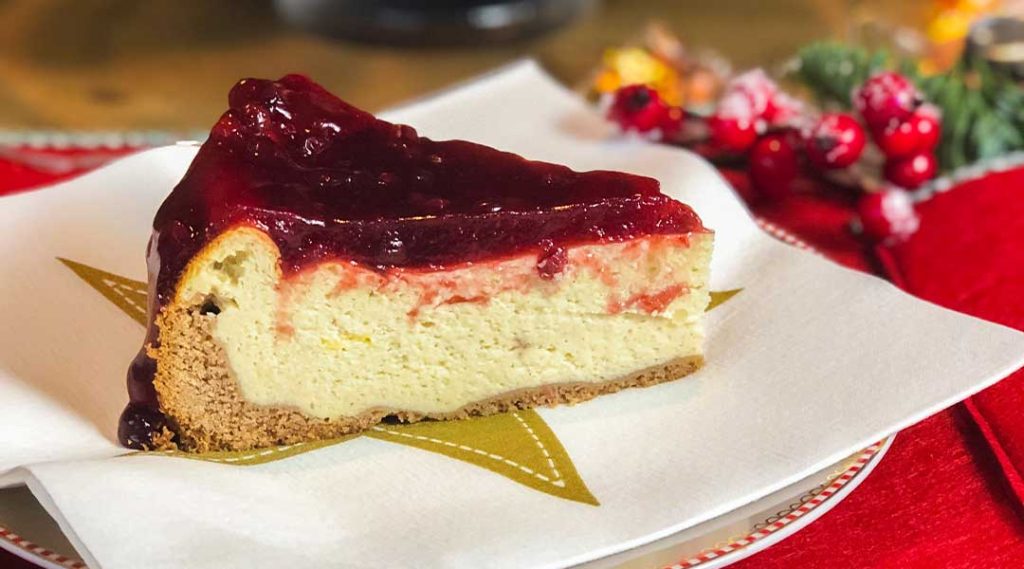Käsekuchen mit Preiselbeeren