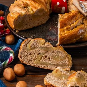 Weihnachtlicher Hefekranz