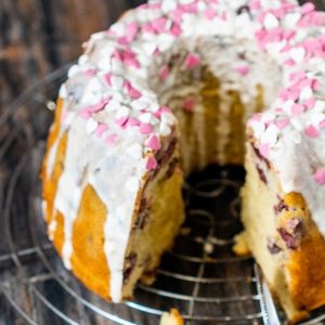 Quark-Gugelhupf-mit-Kirschen