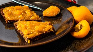 Aprikosenmarmelade mit Vanille