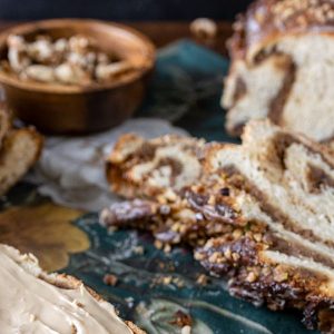 Hefezopf mit Nussfüllung Rezept