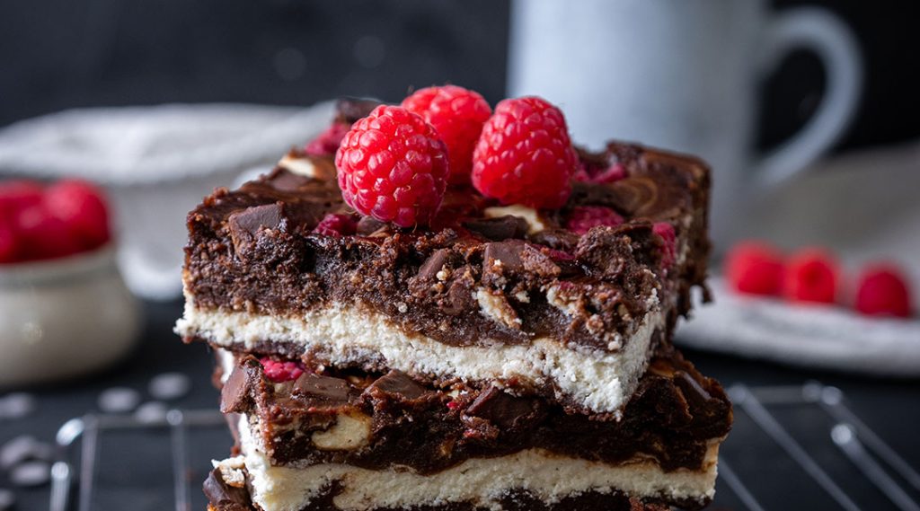 Cheesecake Brownies mit Himbeeren Rezept