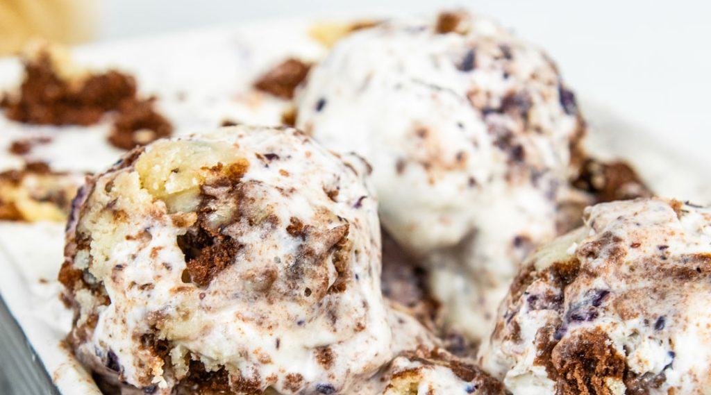 Brookie Joghurt Blaubeer-Eis