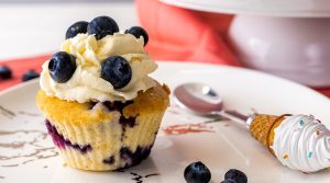 Blaubeer-Muffins mit Frosting