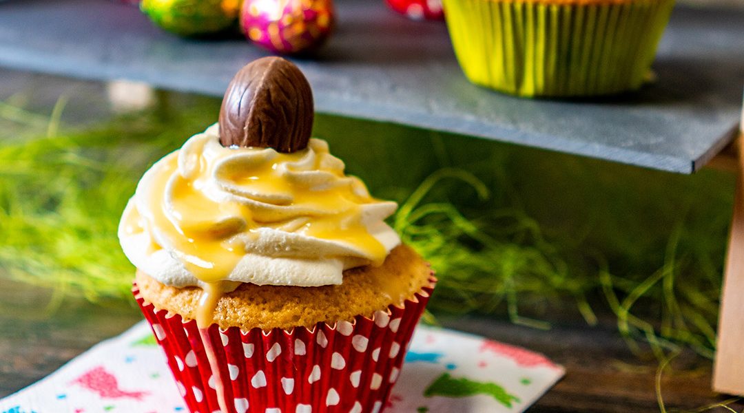 Beschwipste Eierlikör-Cupcakes - so einfach kann Backen für Ostern sein! Beschwipste Eierlikör-Cupcakes - so einfach kann Backen für Ostern sein!