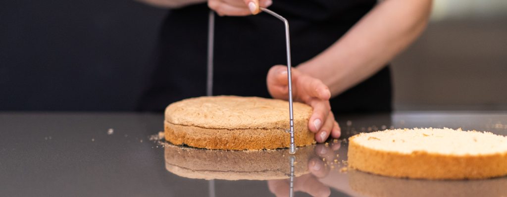 Tortenboden schneiden: Tipps & Anleitung