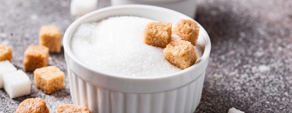 Was ist der Unterschied zwischen weißem und braunem Zucker?