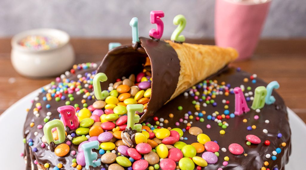 Kunterbunte Einschulungstorte