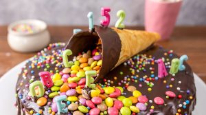 Kunterbunte Einschulungstorte