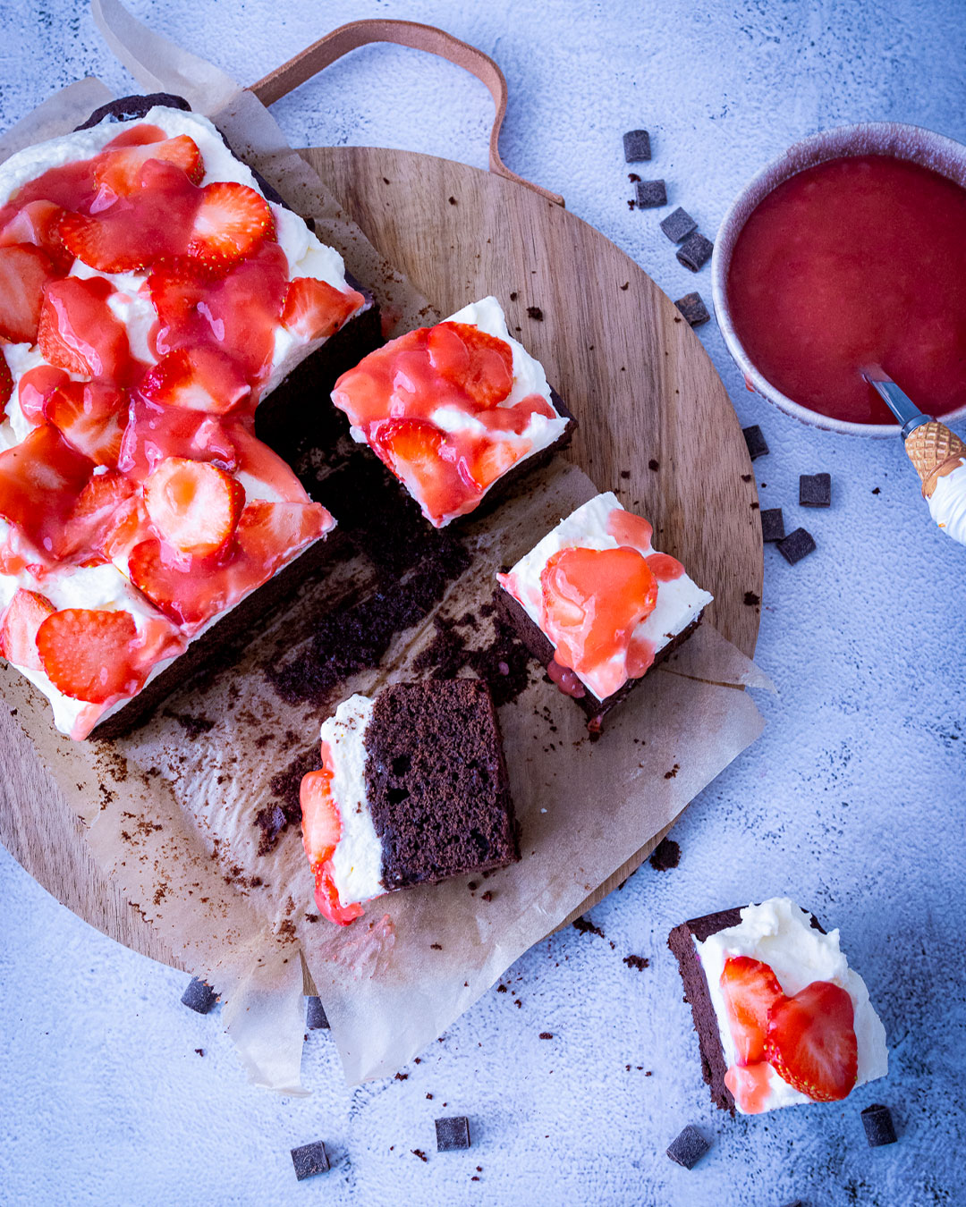 Erdbeer-Brownie – schokoladig, fruchtig, lecker!