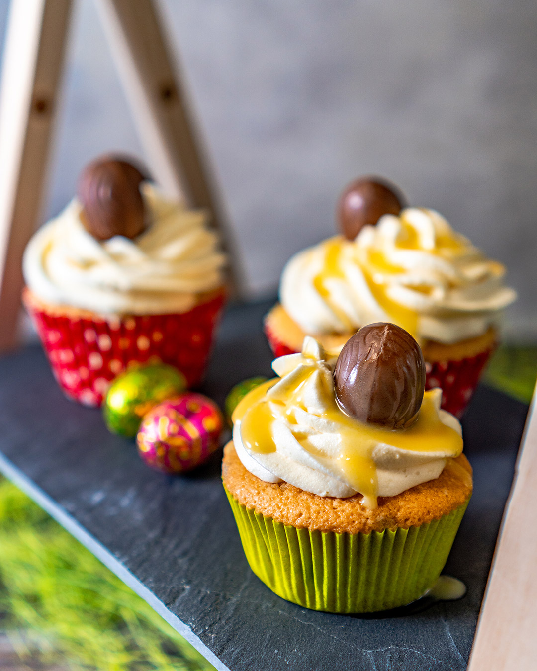 Beschwipste Eierlikör-Cupcakes - so einfach kann Backen für Ostern sein!